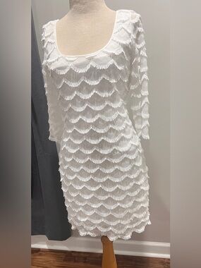 GUESS White Fringe Scallop Long Sleeve Dress